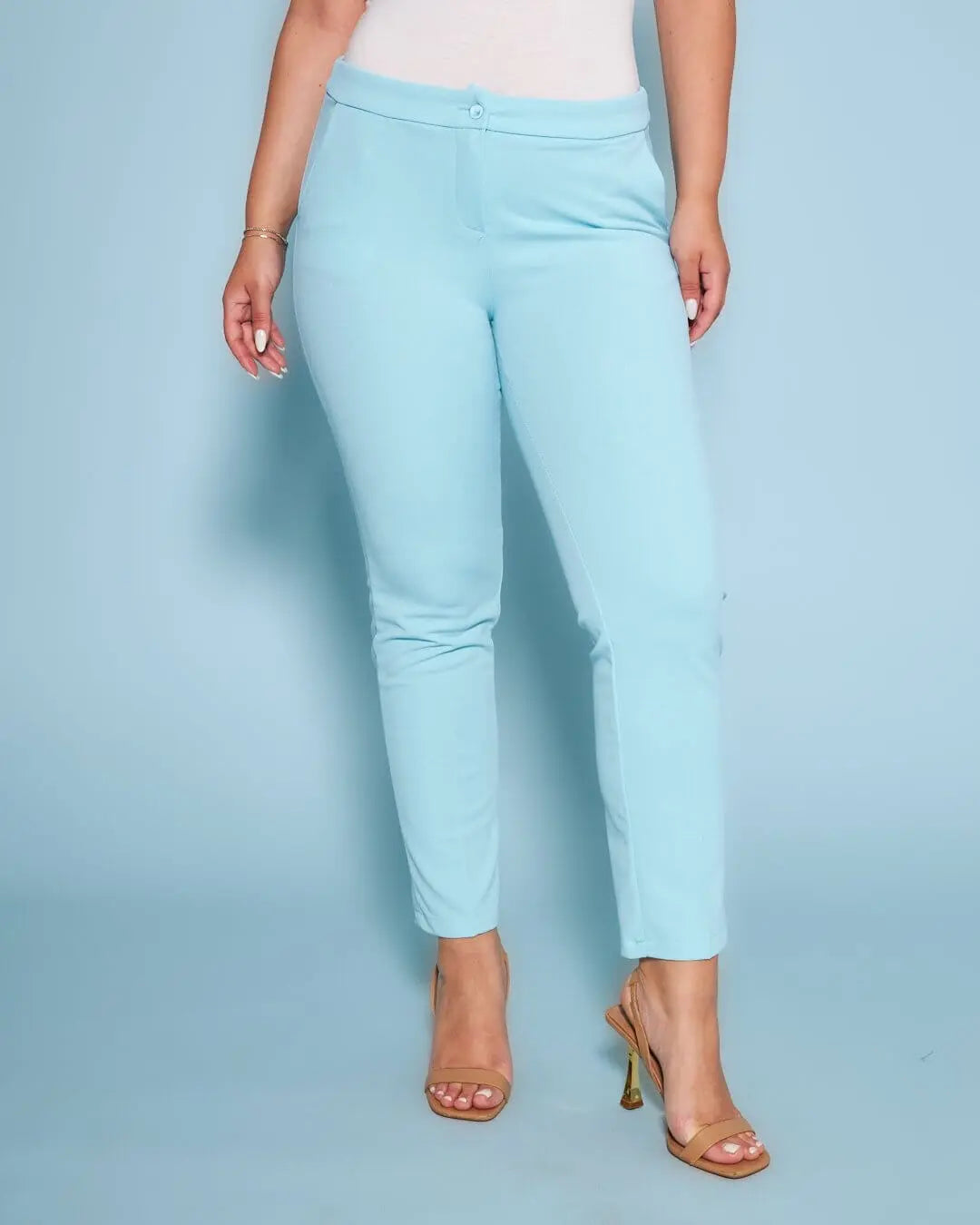 Pantalone a sigaretta in cady elasticizzato tinta unita. CELESTE DORABELLA