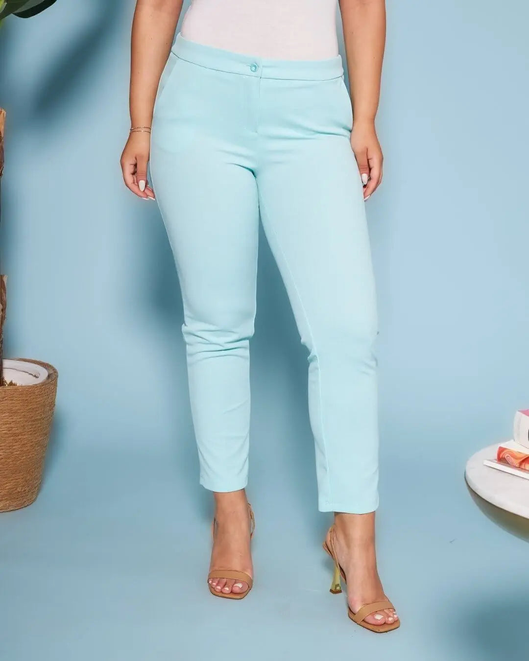 Pantalone a sigaretta in cady elasticizzato tinta unita. VERDE ACQUA DORABELLA