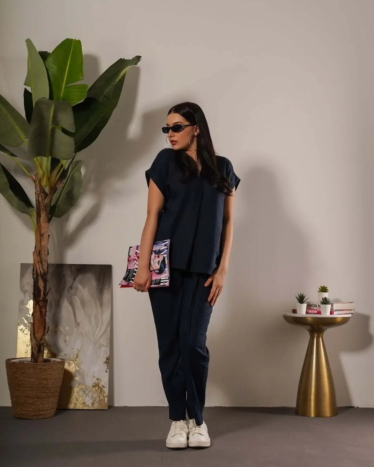 Pantalone affusolato in misto lino e rayon con coulisse in vita. BLU DORABELLA XXL