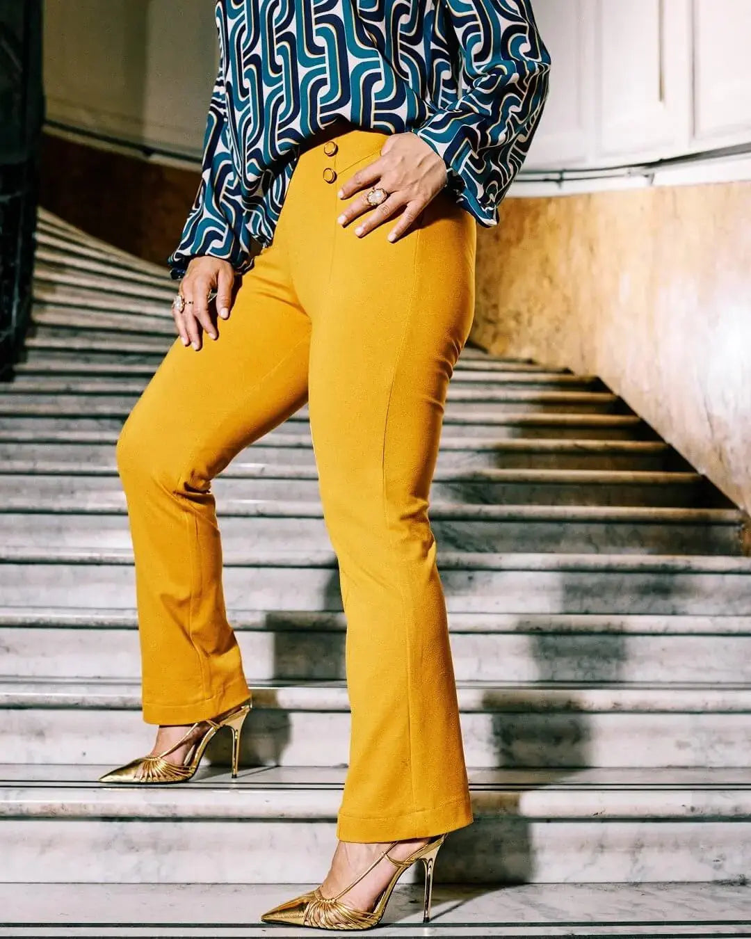 Pantalone capri viscosa elasticizzata con bottoni SENAPE DORABELLA XXL