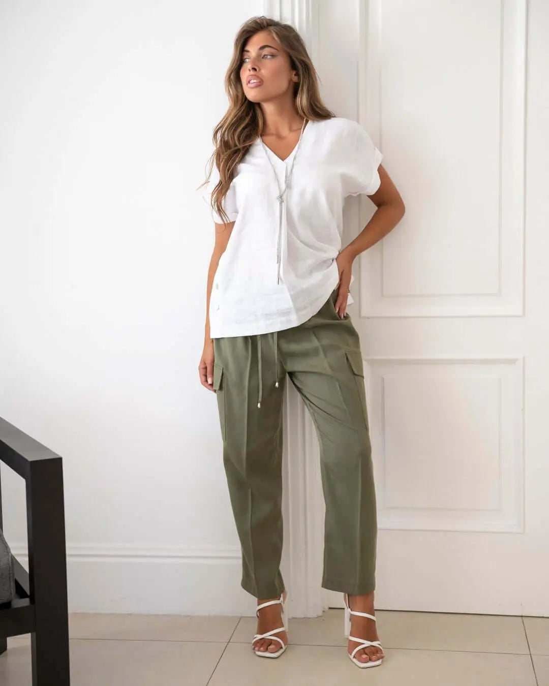 Pantalone cargo a gamba dritta in lyocell tinta unita con coulisse in vita. MILITARE DORABELLA