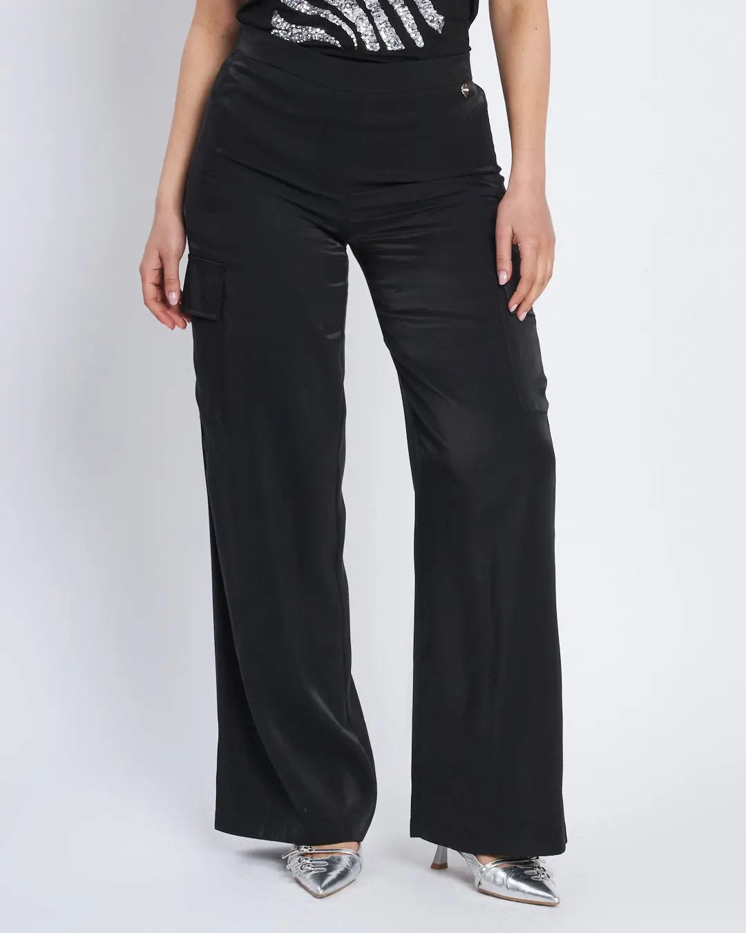 Pantalone cargo con tasconi in tessuto soft touch NERO DORABELLA