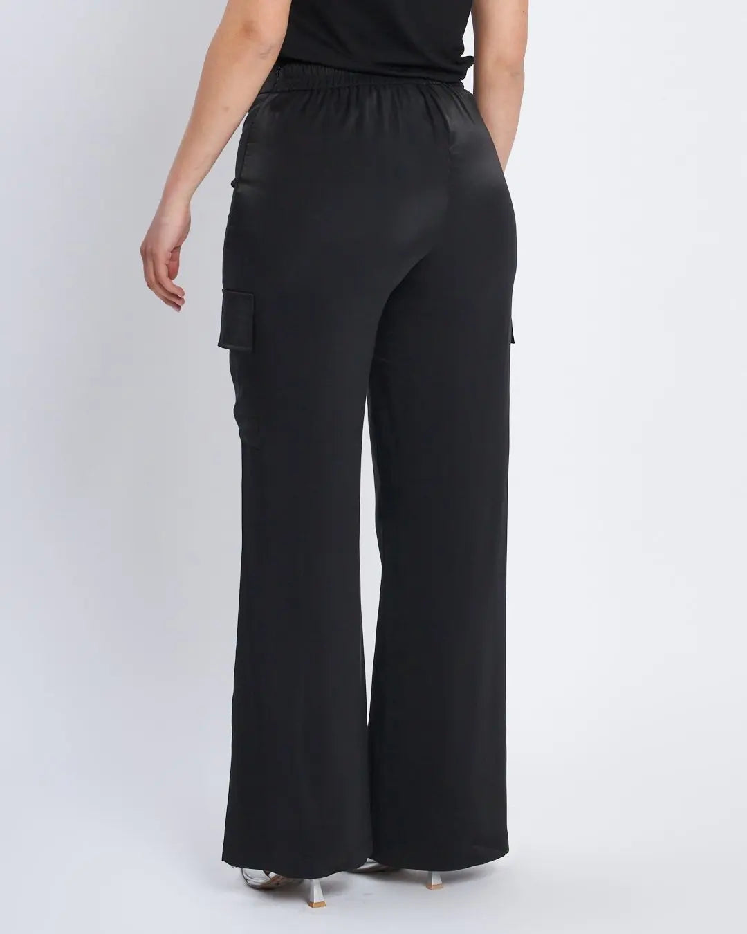 Pantalone cargo con tasconi in tessuto soft touch NERO DORABELLA