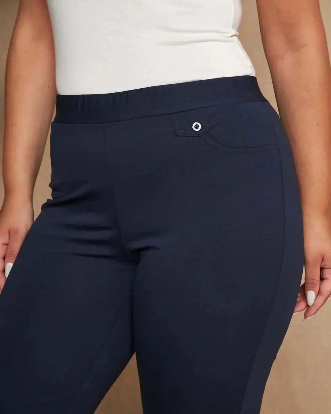 Pantalone skinny in twill di misto cotone elasticizzato tinta unita con dettaglio pattina sul davant BLU DORABELLA 54