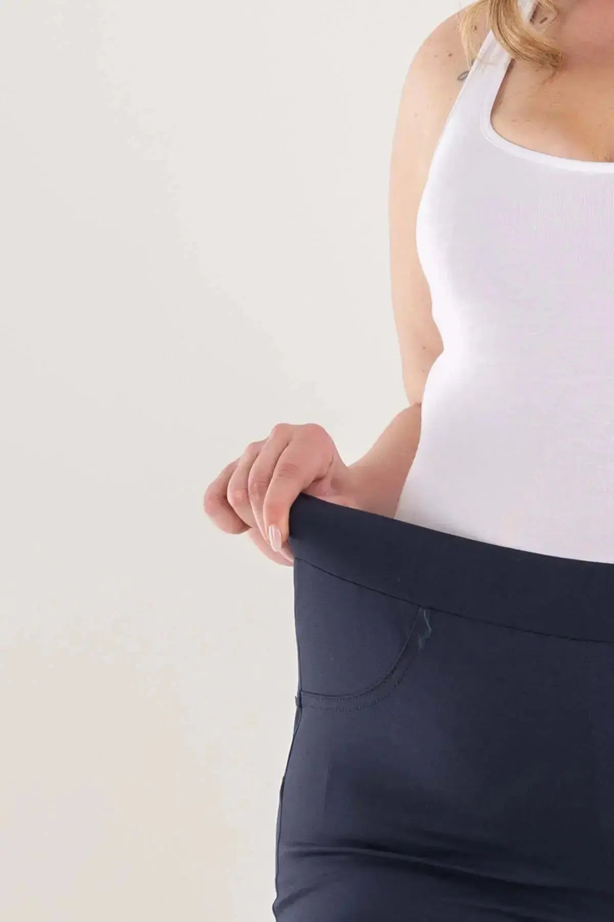 Pantalone skinny in twill di misto cotone elasticizzato tinta unita con tasche. BLU DORABELLA PIU'