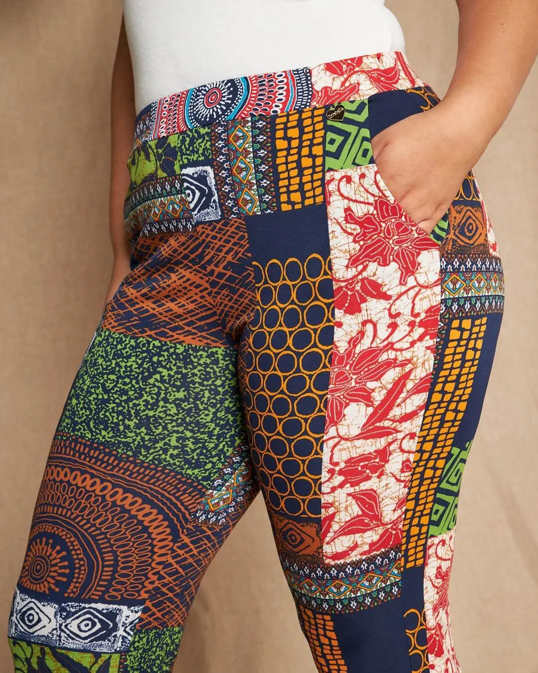 Pantalone zampetta in jersey elasticizzato con fantasia multicolore. BLU DORABELLA