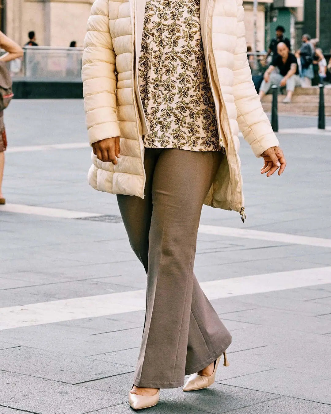 Pantaloni a vita alta dal taglio flare a vita alta TORTORA DORABELLA 54