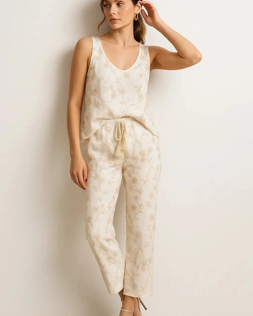 Pantaloni ampi in tessuto ricamato con bustino elastico e laccetti in corda DORABELLA