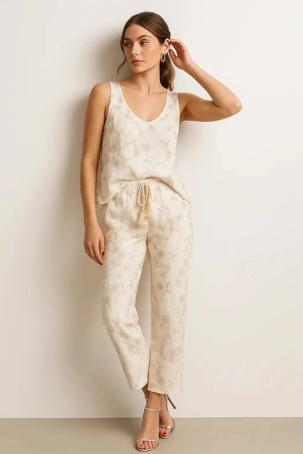 Pantaloni ampi in tessuto ricamato con bustino elastico e laccetti in corda DORABELLA
