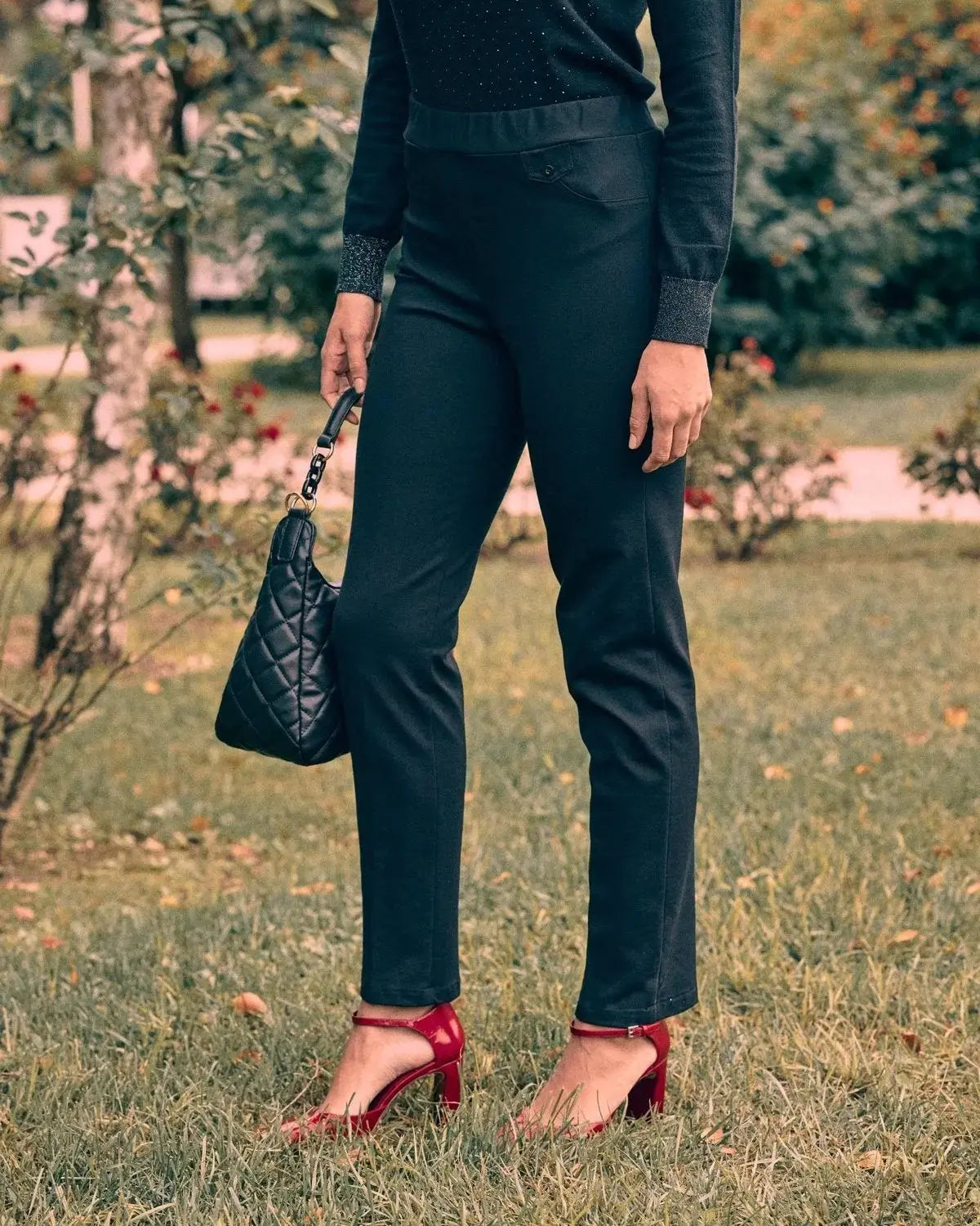 Pantaloni con vita elastica e pattina con bottone NERO DORABELLA