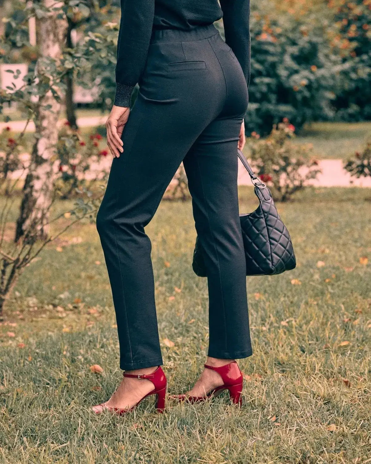 Pantaloni con vita elastica e pattina con bottone NERO DORABELLA