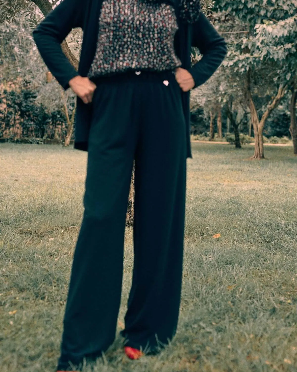 Pantaloni fluidi a palazzo con vita elastica NERO DORABELLA