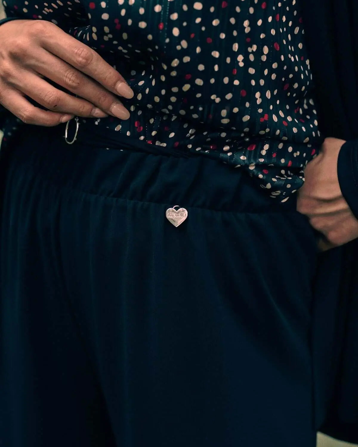 Pantaloni fluidi a palazzo con vita elastica NERO DORABELLA