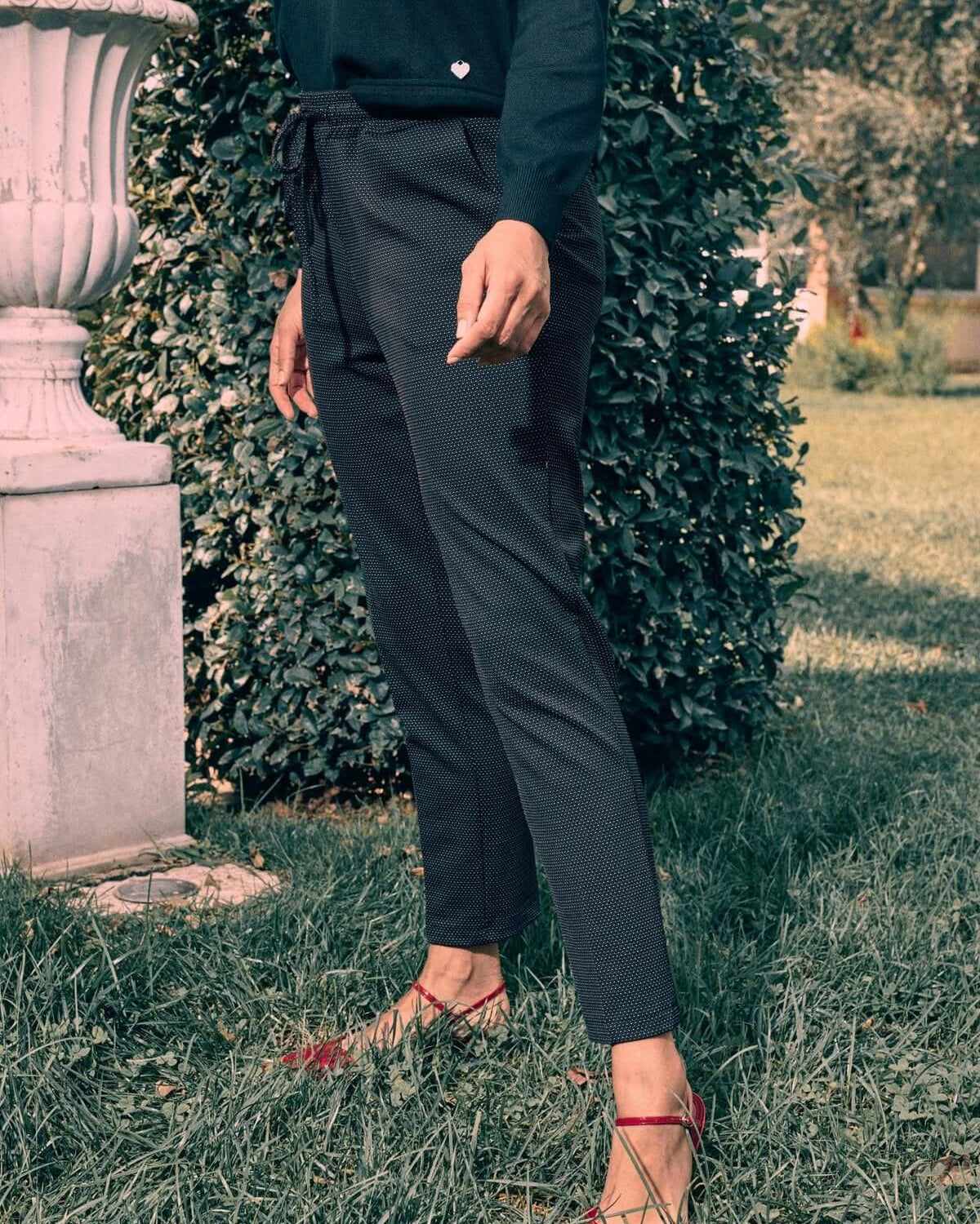 Pantaloni jogger con motivo a fantasia e coulisse in vita ROSSO DORABELLA