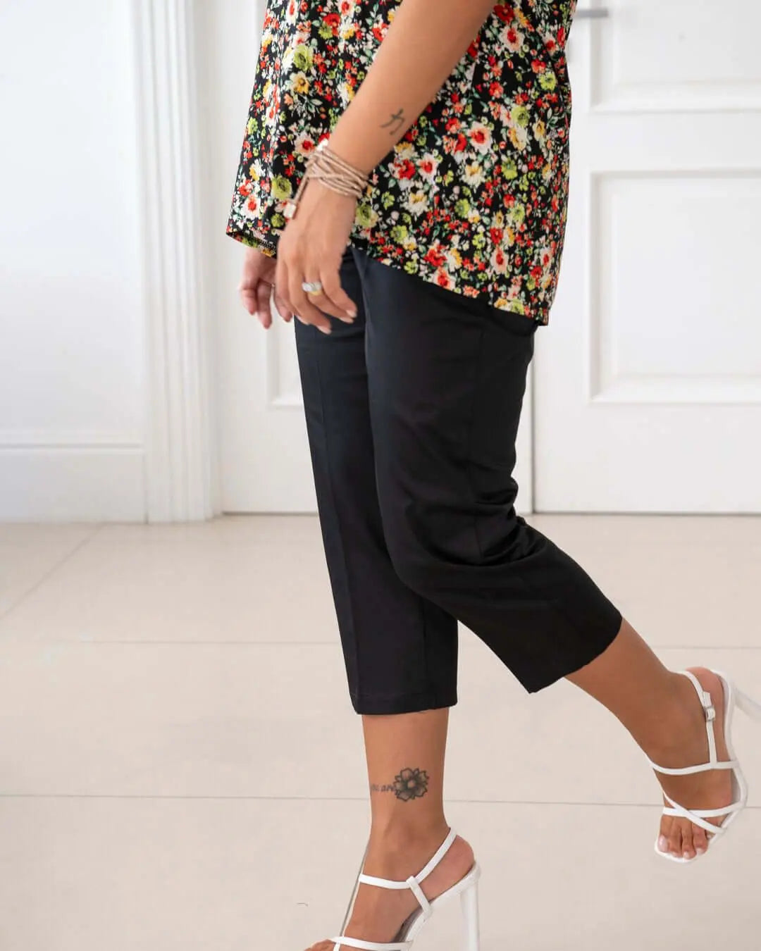 Pinocchietto in twill di cotone elasticizzato tinta unita con chiusura zip. NERO DORABELLA XXL