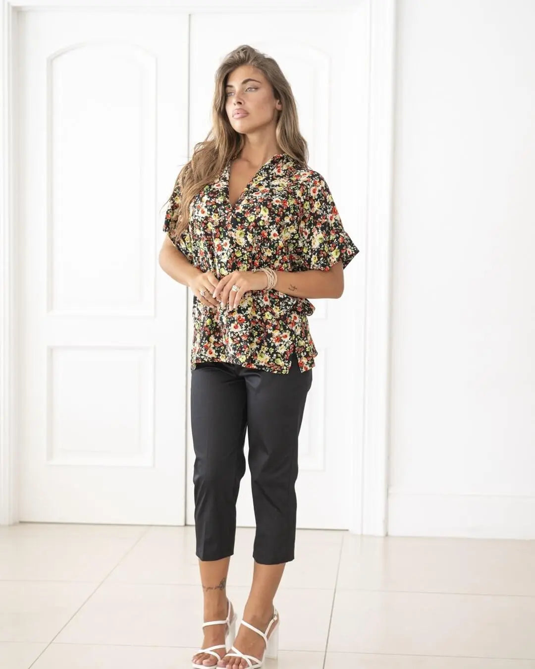 Pinocchietto in twill di cotone elasticizzato tinta unita con chiusura zip. NERO DORABELLA