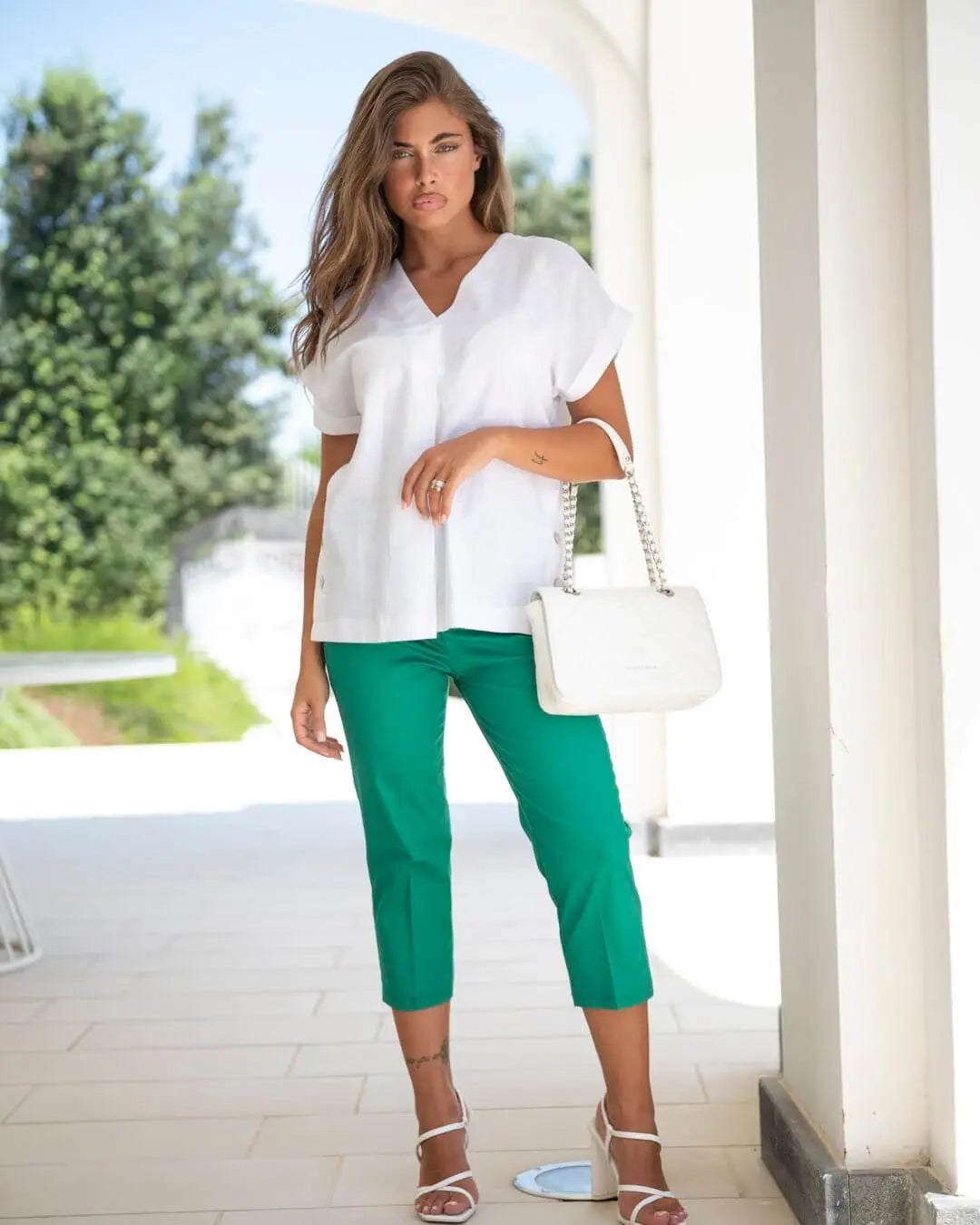 Pinocchietto in twill di cotone elasticizzato tinta unita con chiusura zip. VERDE DORABELLA