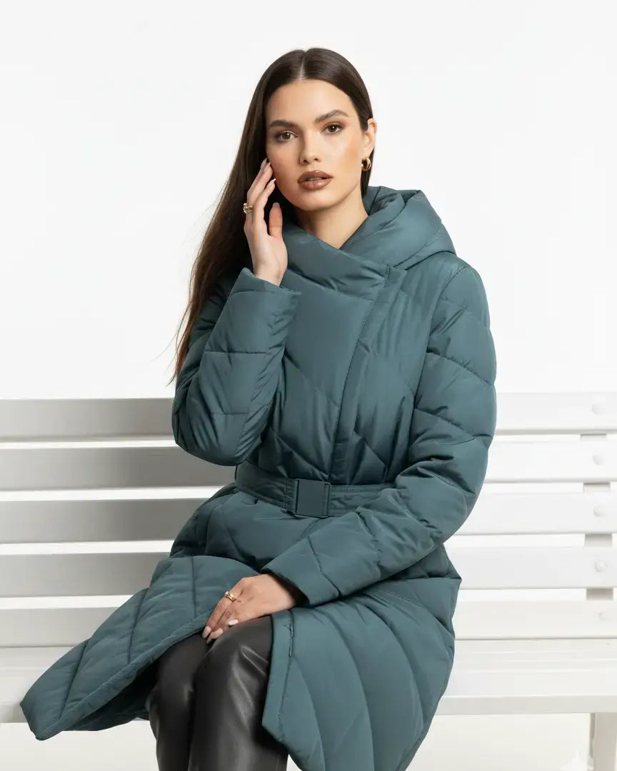 Piumino con cappuccio e cintura DORABELLA