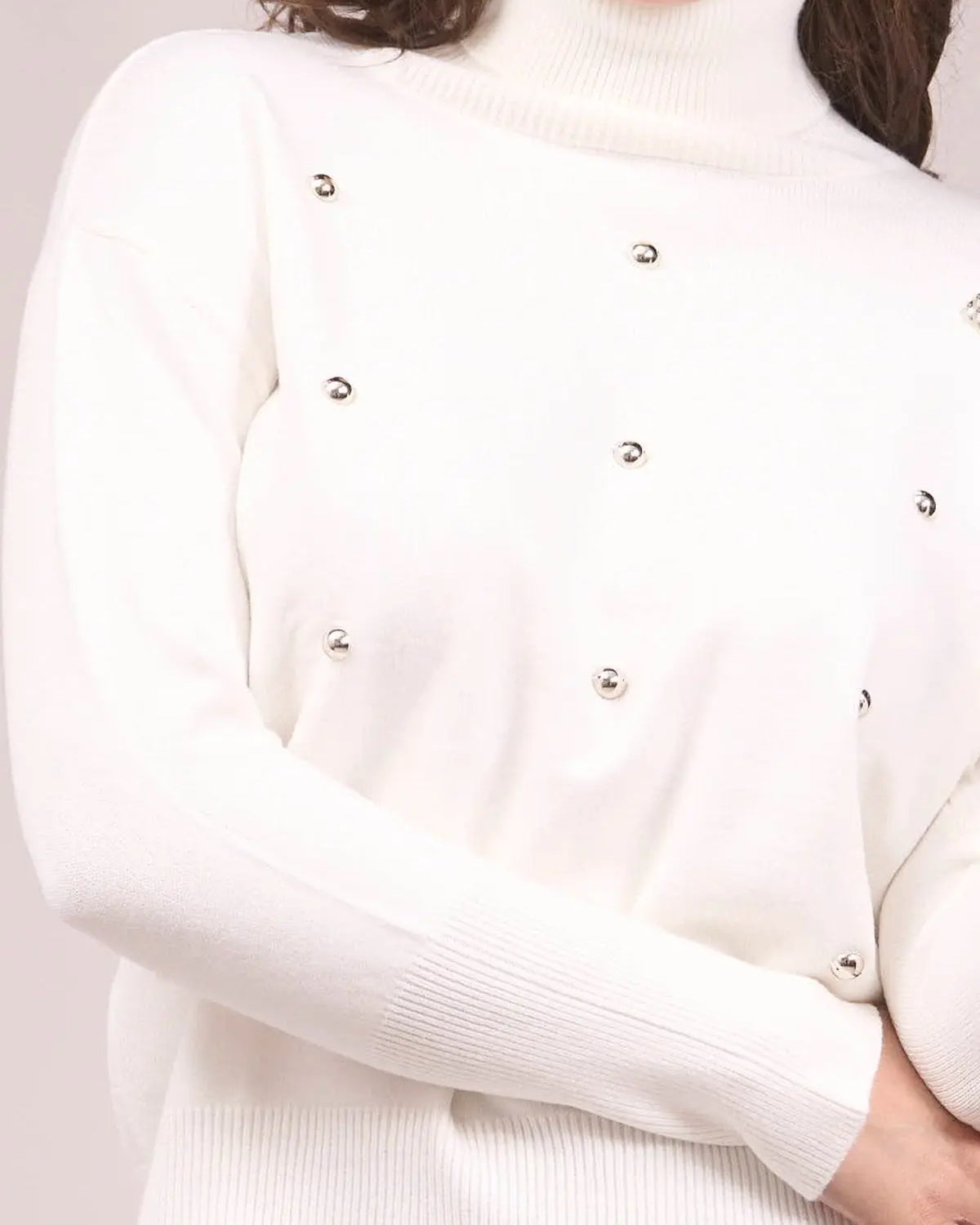 Pull a collo alto con borchie frontali OFF WHITE IRONICA