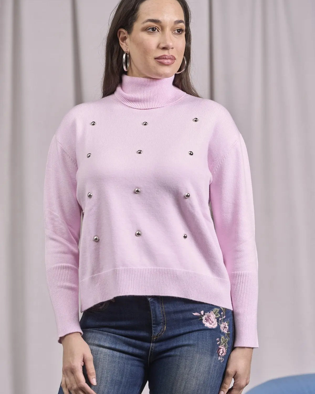 Pull a collo alto con borchie frontali ROSA IRONICA