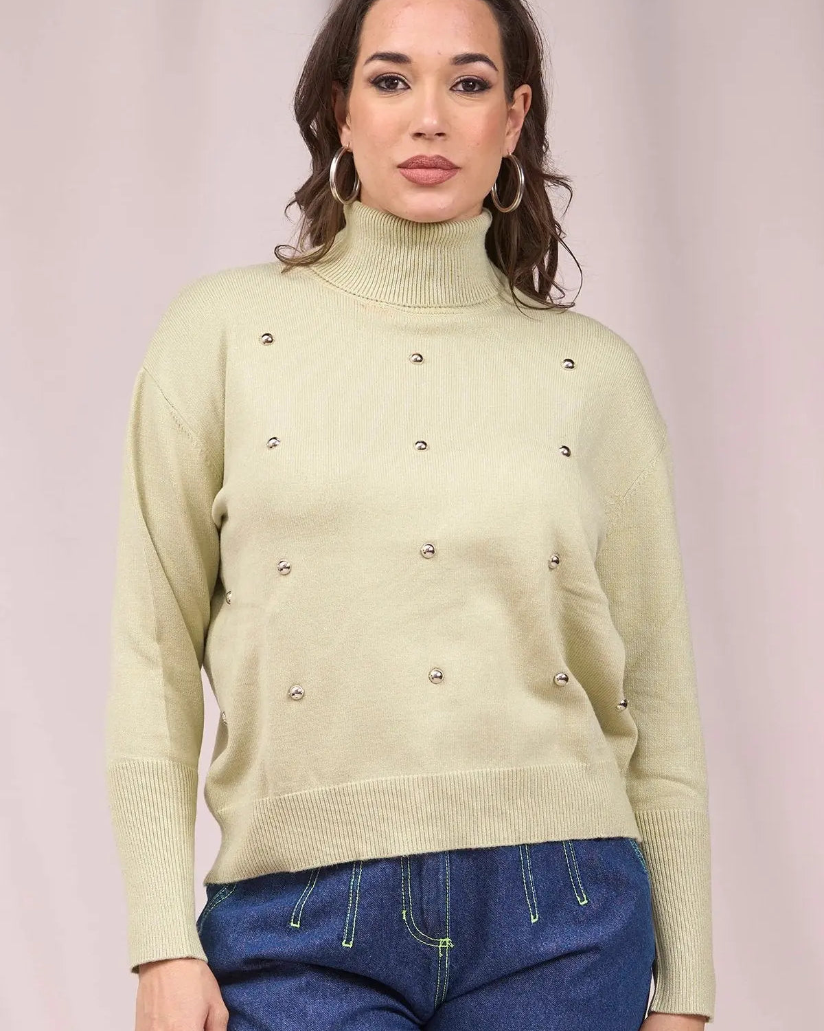 Pull a collo alto con borchie frontali VERDE IRONICA
