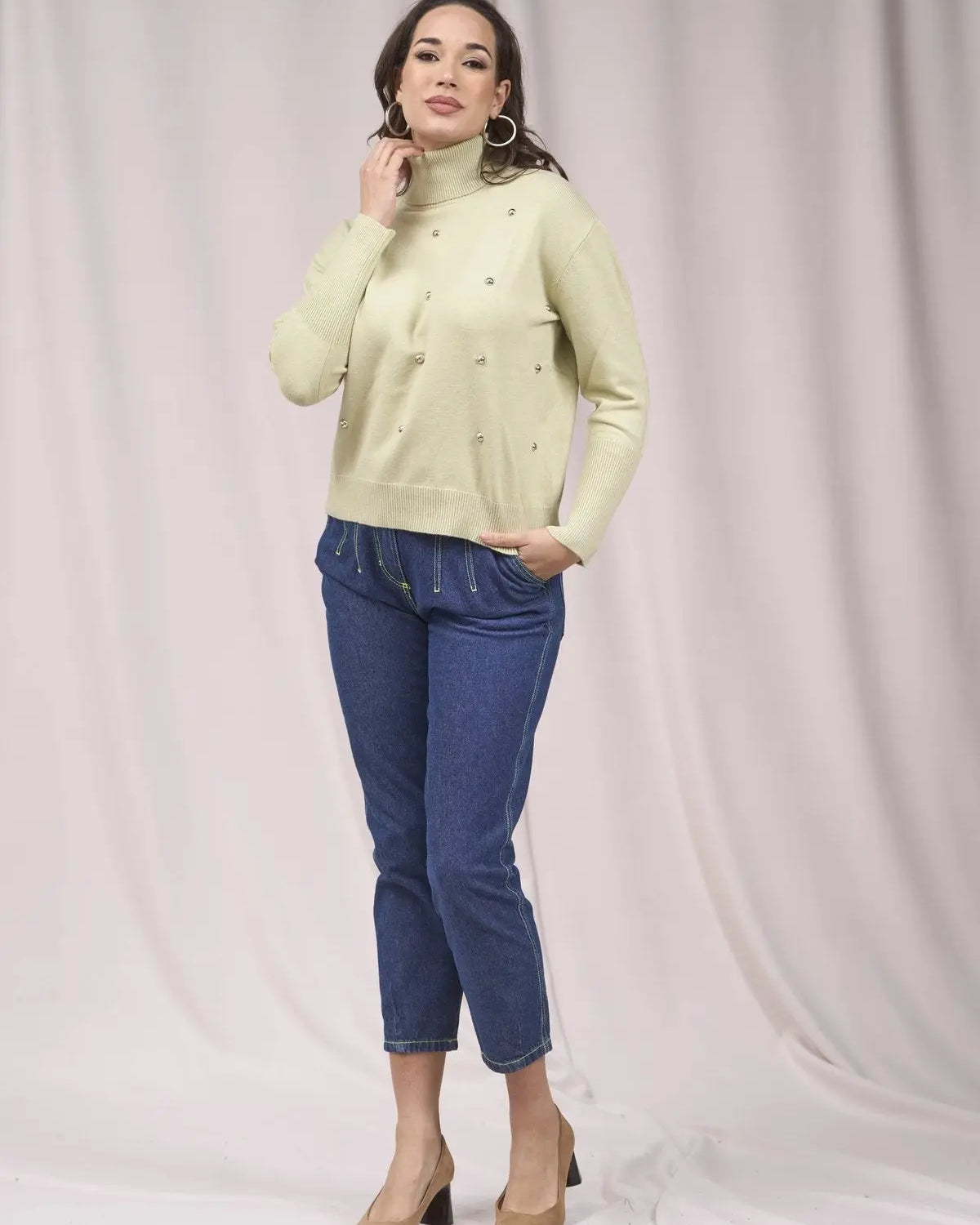 Pull a collo alto con borchie frontali VERDE IRONICA