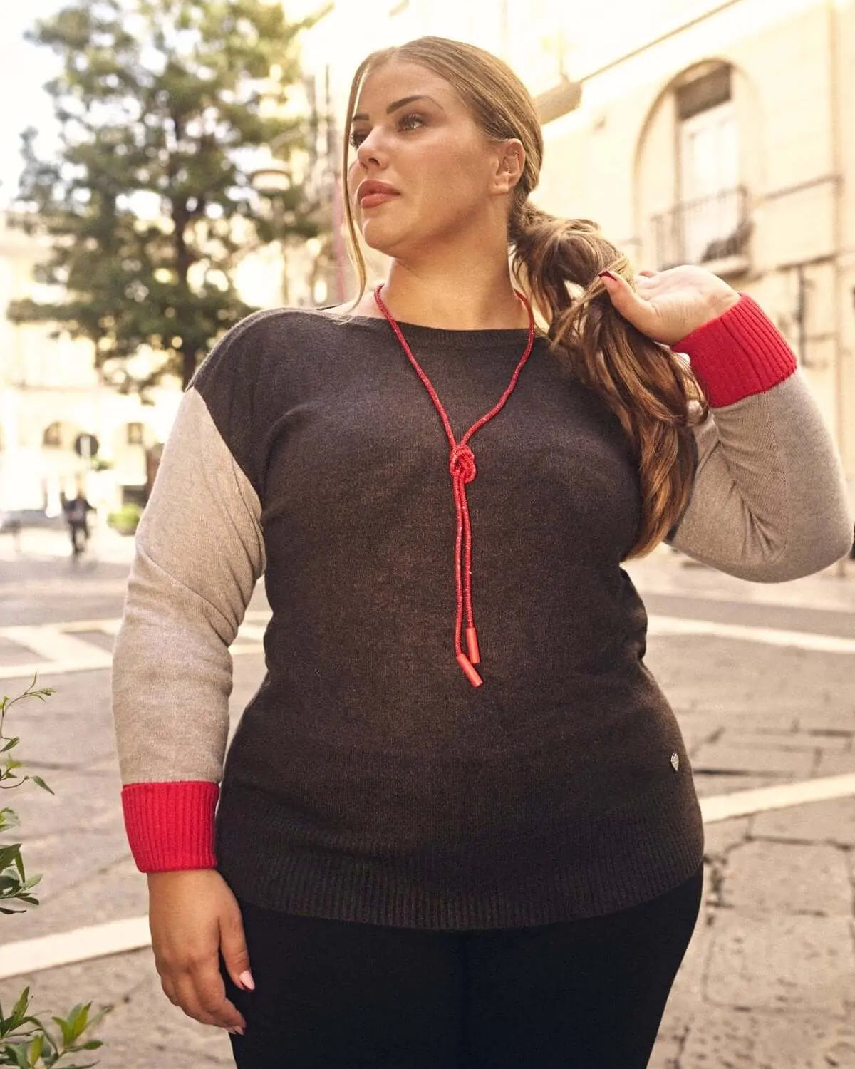 SCOLLO A BARCA A TRE COLORI ANTRACITE DORABELLA PIU' XXXL