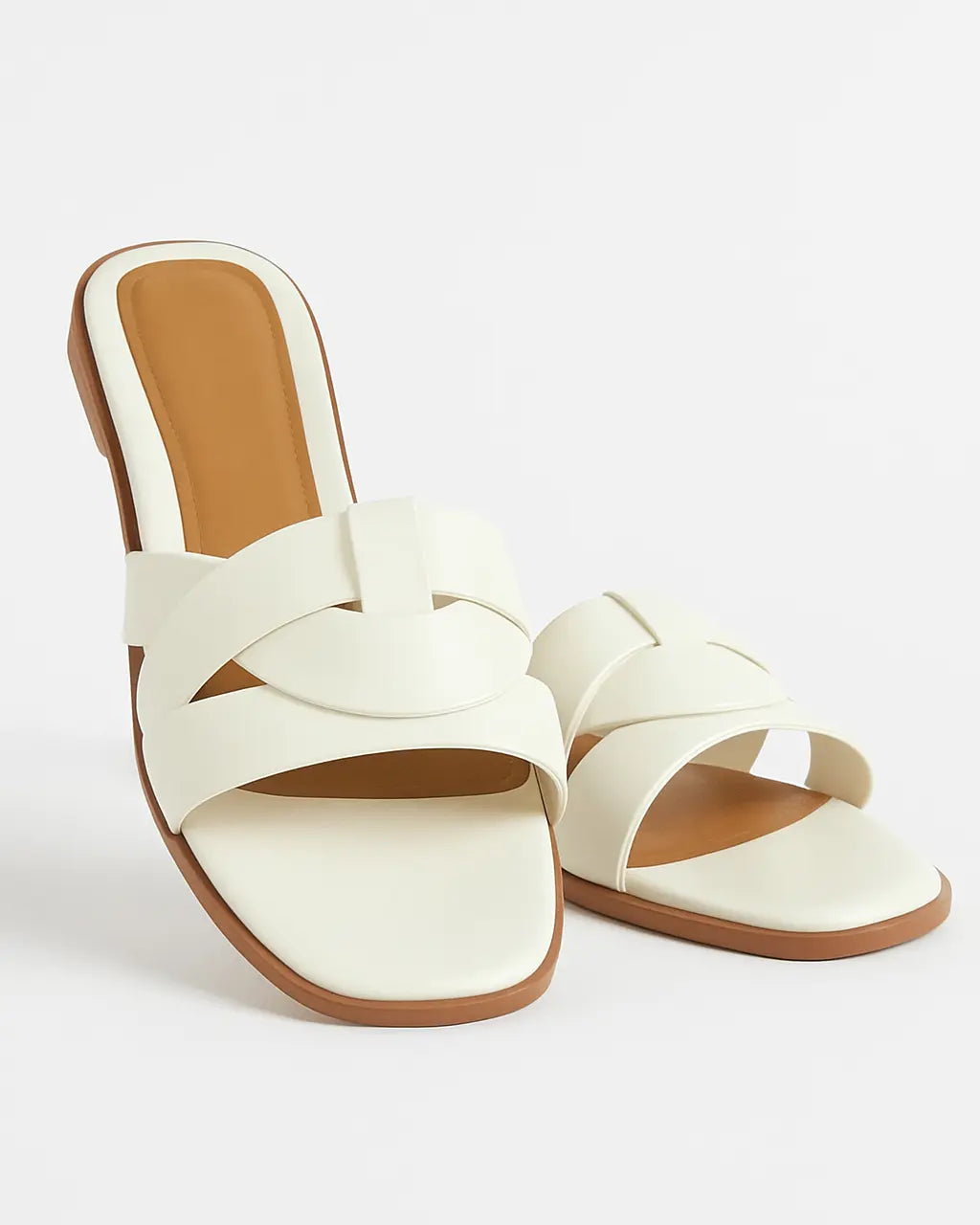 Sandalo basso con fascette in ecopelle intrecciate Dorabella