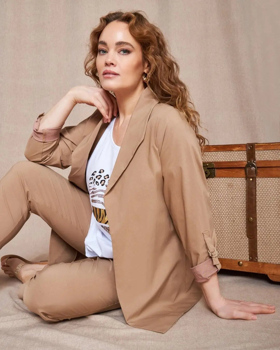 Spolverino in gabardine di misto viscosa elasticizzata con collo revers SABBIA DORABELLA PIU' 49