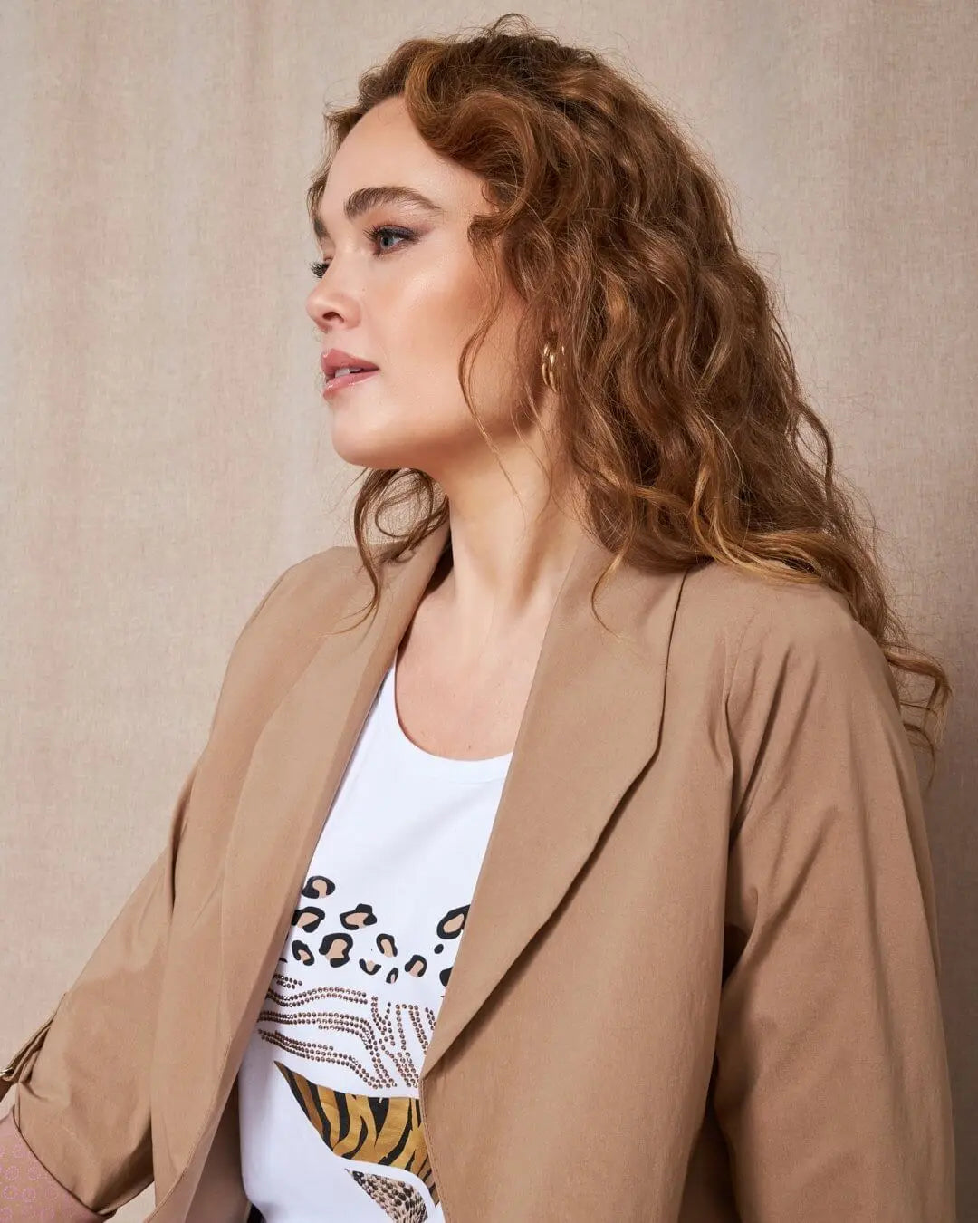 Spolverino in gabardine di misto viscosa elasticizzata con collo revers SABBIA DORABELLA PIU'