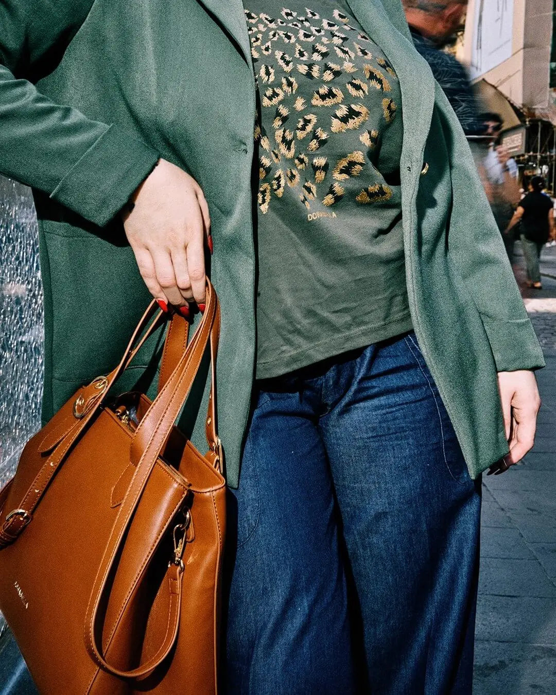 T-shirt a maniche lunghe con motivo a stampa animalier a contrasto MILITARE DORABELLA PIU' XXL