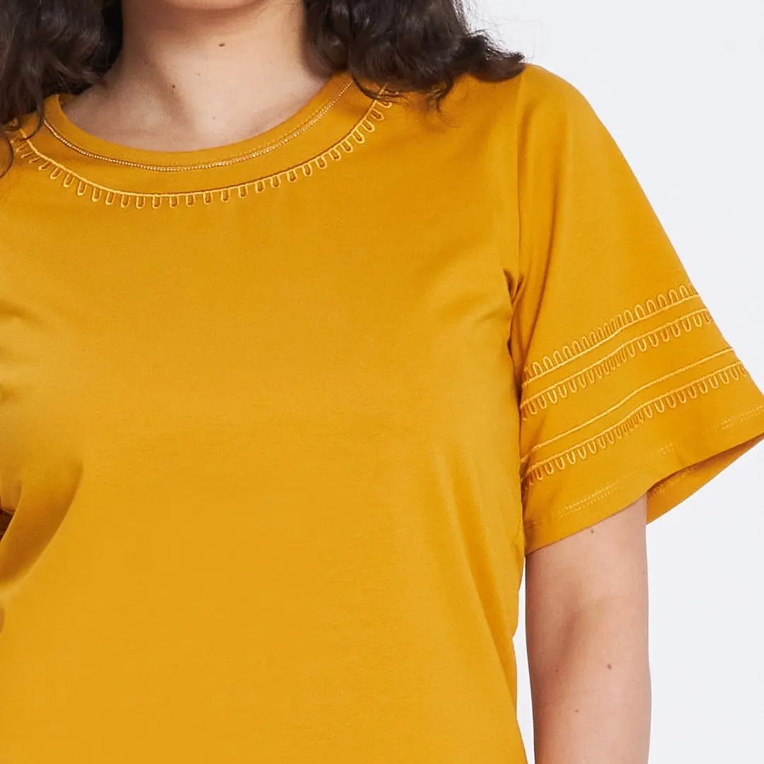 T-shirt a mezze maniche con ricami SOLE DORABELLA