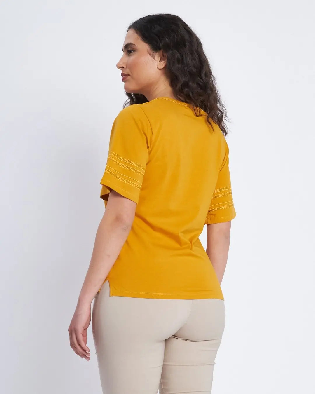 T-shirt a mezze maniche con ricami SOLE DORABELLA