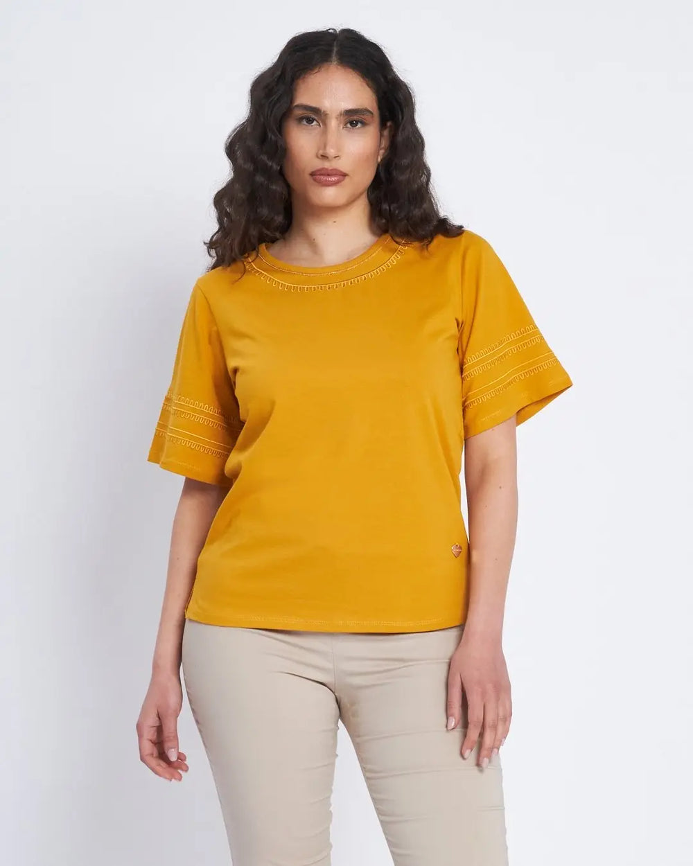 T-shirt a mezze maniche con ricami SOLE DORABELLA