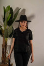 T-shirt combinata in lino e jersey melange con pizzo macramé sullo scollo a V BLACK DORABELLA