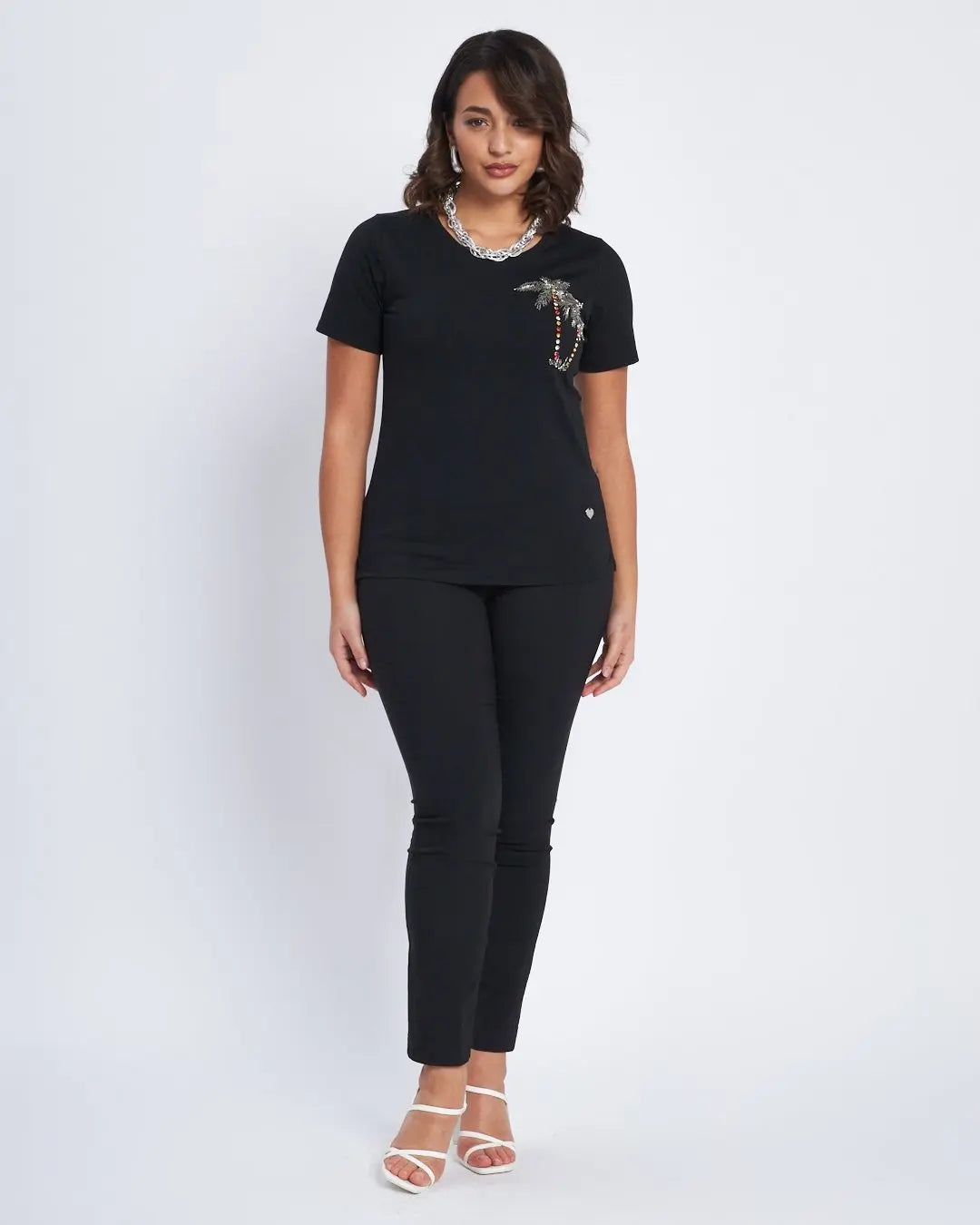 T-shirt con ricamo lato cuore NERO DORABELLA