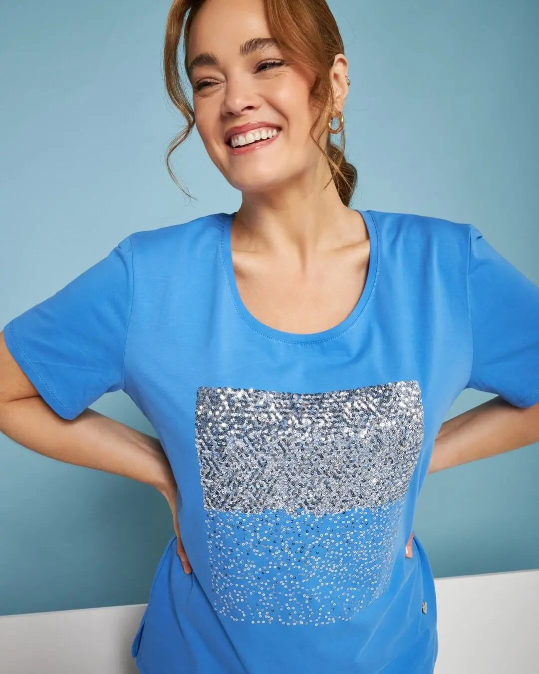 T-shirt in jersey di cotone elasticizzato con applicazioni di paillettes sul davanti LAVANDA DORABELLA PIU'