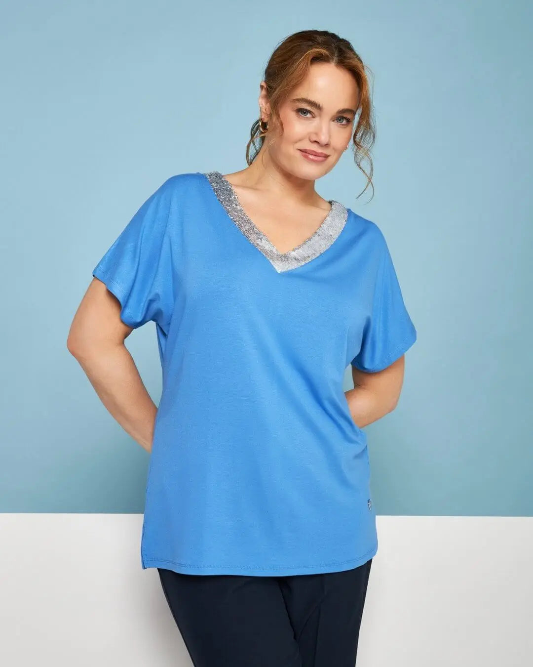 T-shirt kimono in jersey di viscosa elasticizzata con scollo a V con paillettes LAVANDA DORABELLA PIU'