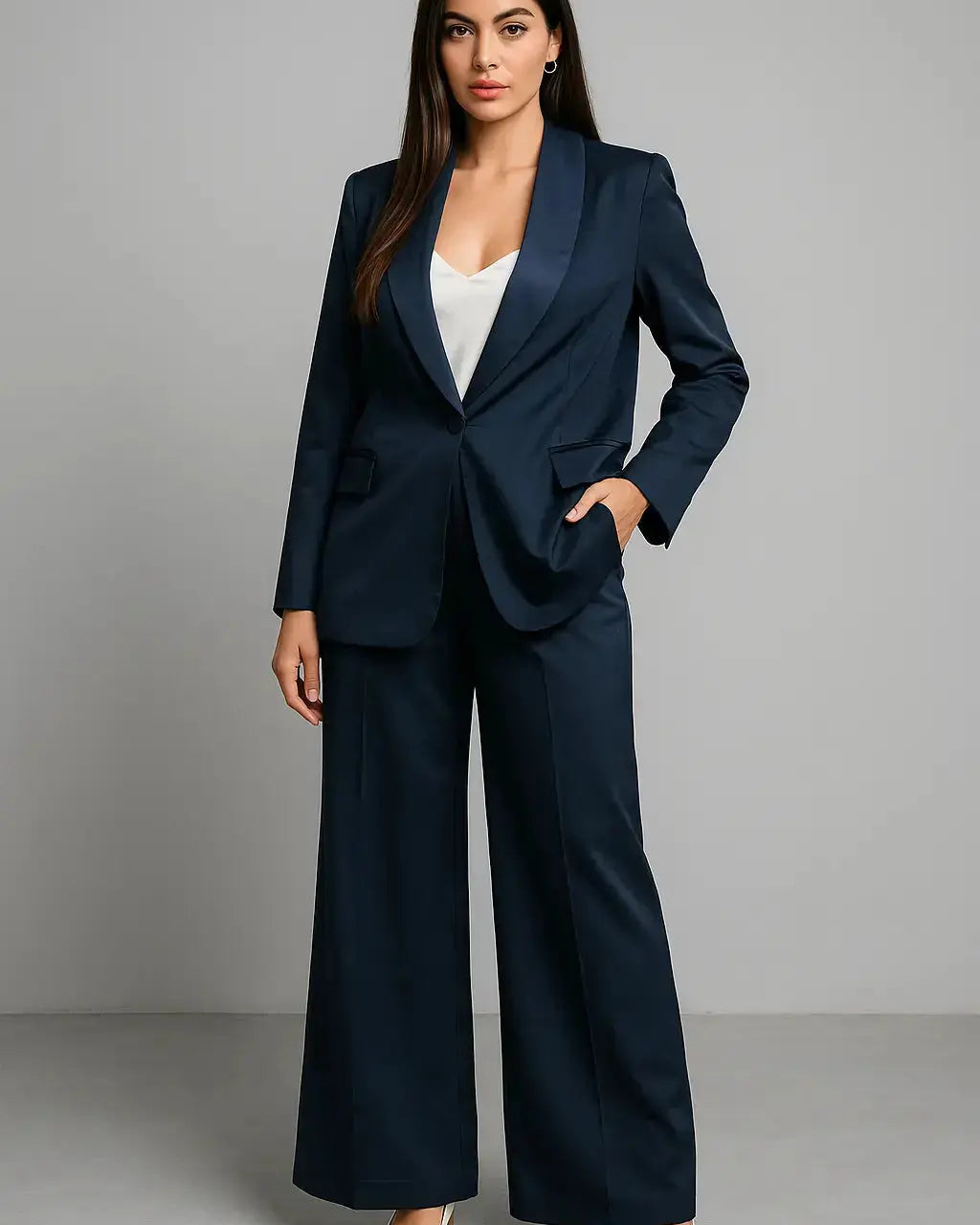 Tailleur fluido dal tocco satinato Unica by Dorabella