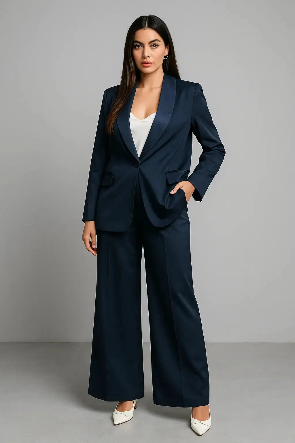 Tailleur fluido dal tocco satinato Unica by Dorabella