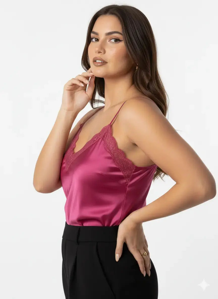 Top scollo a V con inserti in pizzo a tono Unica by Dorabella