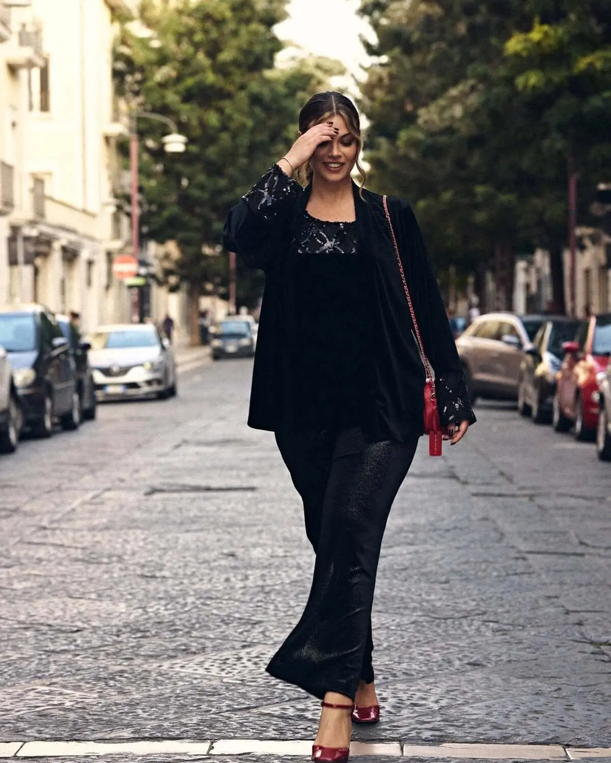 Twinset in velluto con inserti ricamati NERO DORABELLA PIU' 49