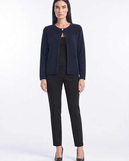 Cardigan con bottone gioiello - indossato frontale