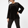 Blusa in velluto con inserto in pizzo ricamato NERO - tre quarti