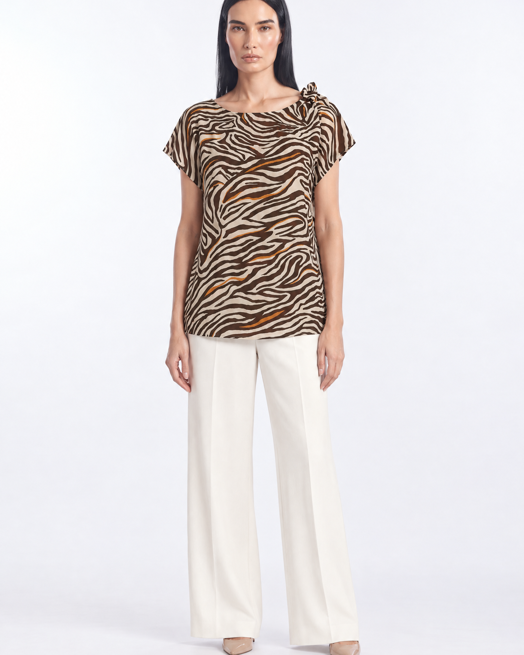 Blusa stampata con fiocco FANTASIA - indossato frontale