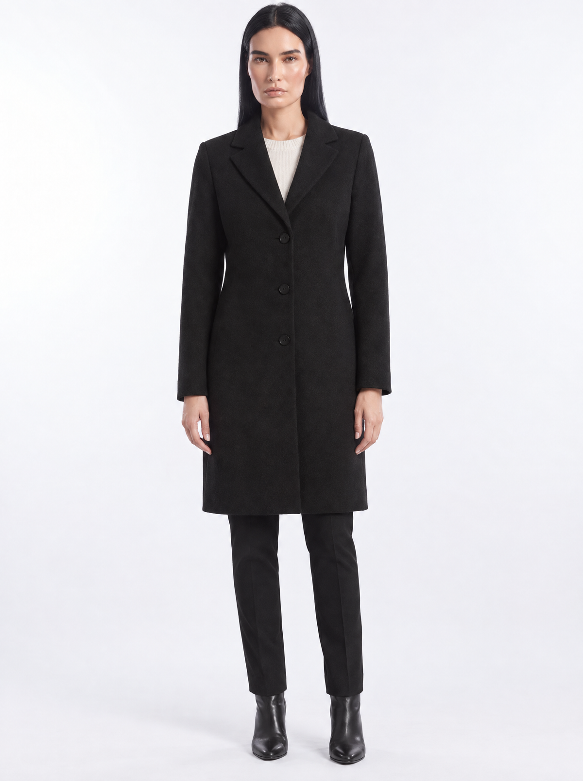 Cappotto midi monopetto con bottoni - indossato frontale