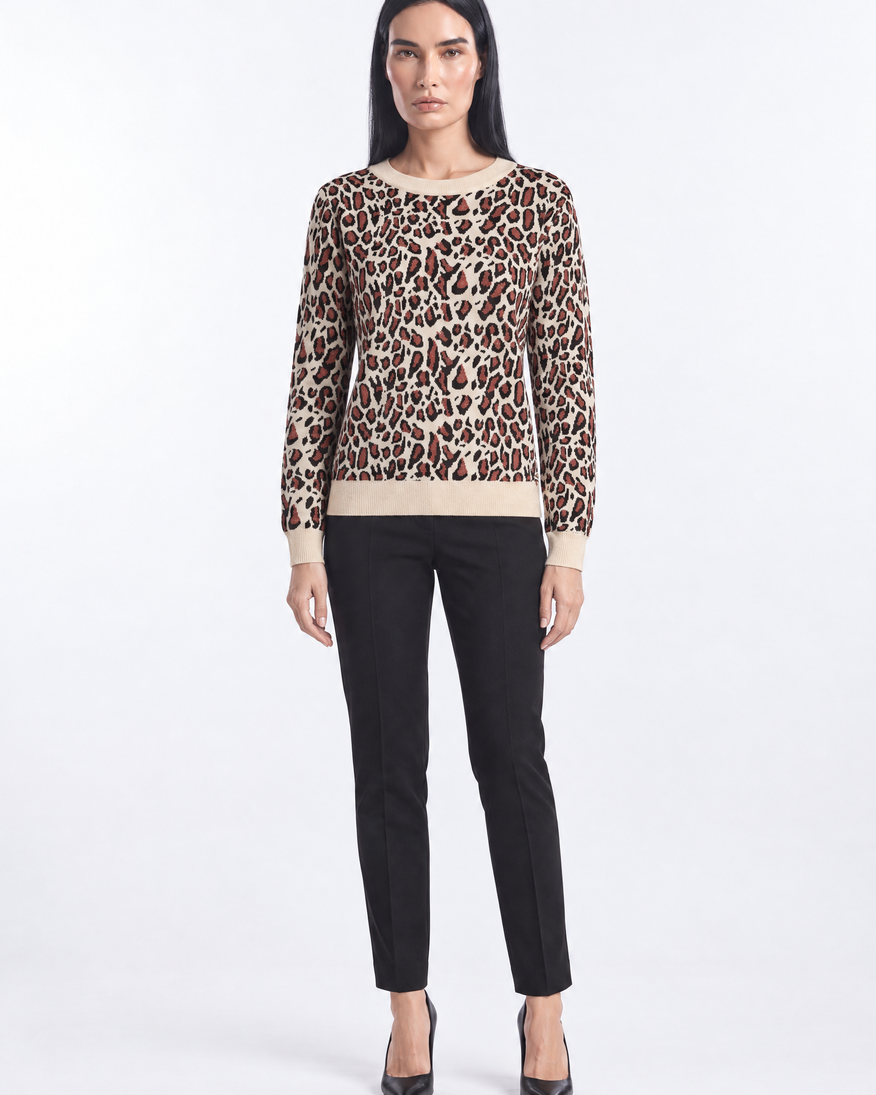 Maglia girocollo in jacquard animalier con contrasti a tinta unita ANIMALIER - indossato frontale