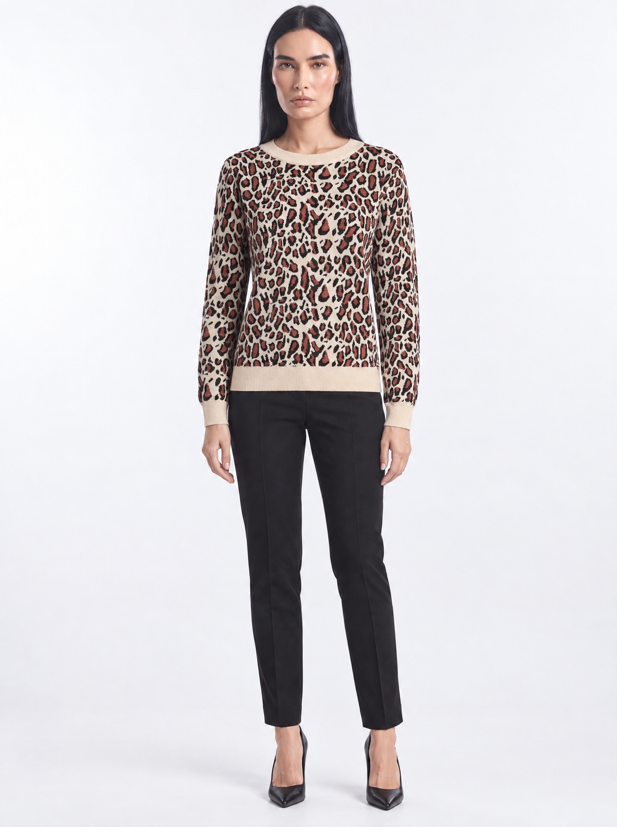Maglia girocollo in jacquard animalier con contrasti a tinta unita ANIMALIER - indossato frontale