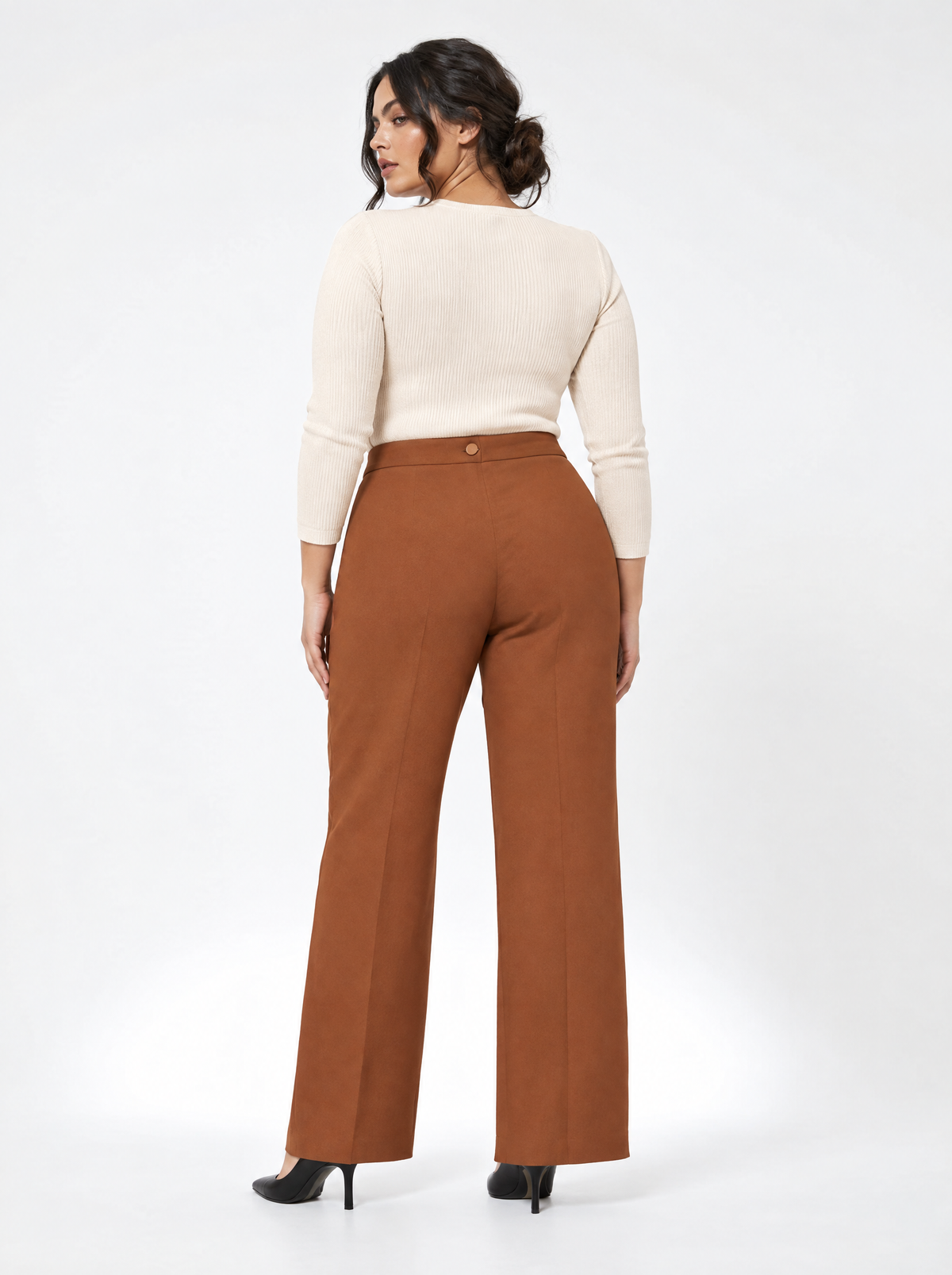 Pantalone a gamba dritta in crêpe elasticizzato tinta unita con bottone metallico. NOCE - retro