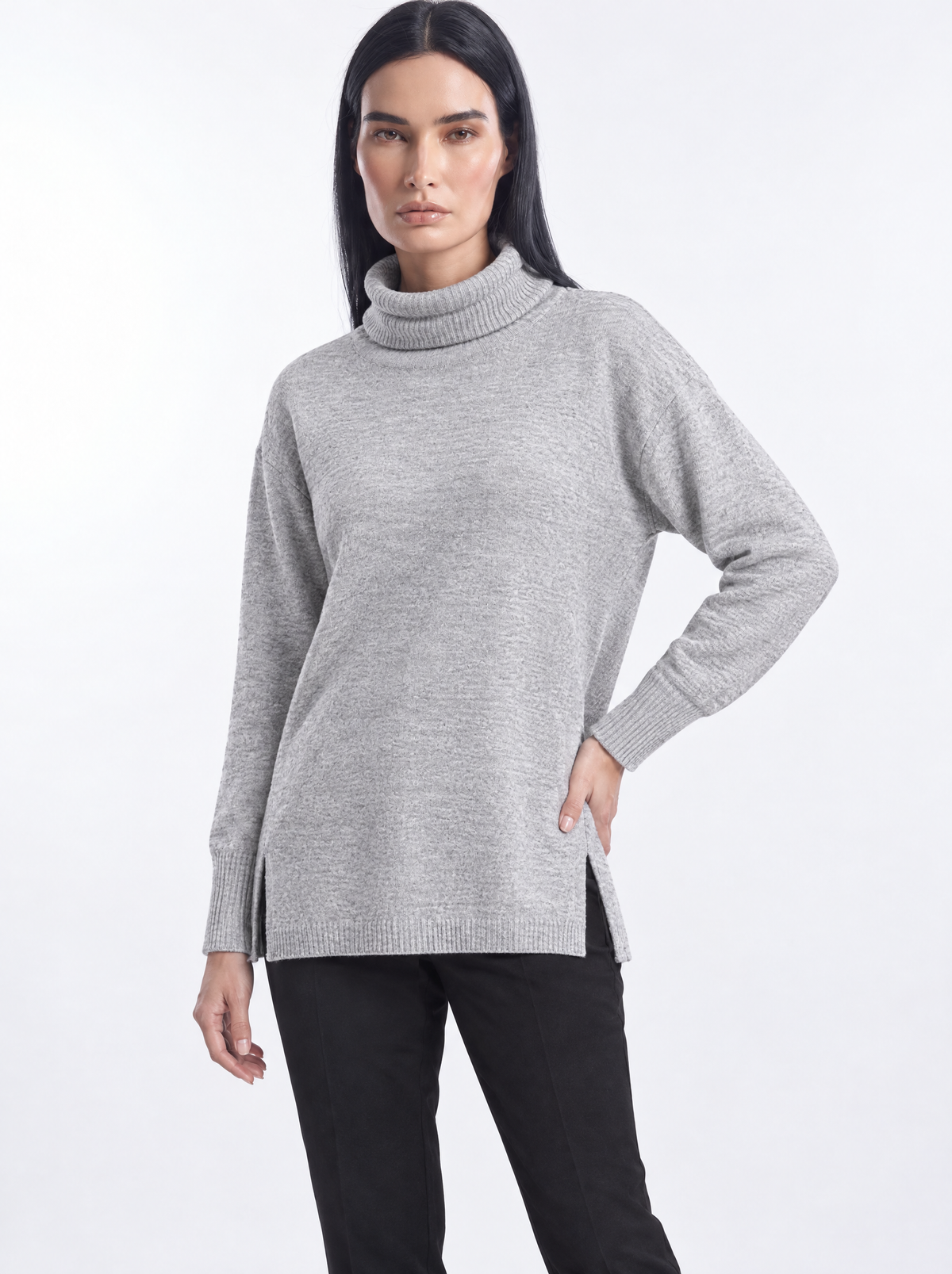 Maglia a collo alto risvoltato e spacchi GRIGIO - tre quarti